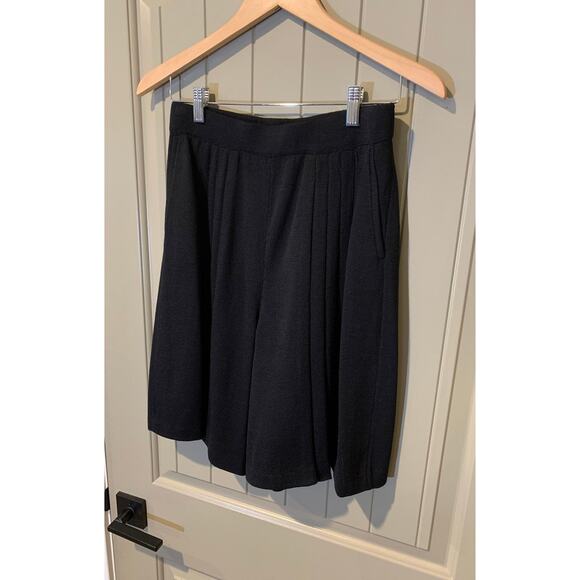 St. John Bermuda Culottes Shorts - Picture 4 of 7